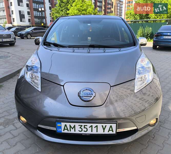 Хэтчбек Nissan Leaf 2013 в Житомире фото 3 Хэтчбек Nissan Leaf 2013 в Житомире