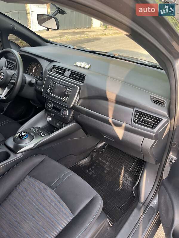 Хэтчбек Nissan Leaf 2018 в Умани