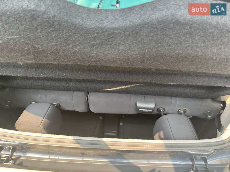 Хэтчбек Nissan Leaf 2018 в Умани