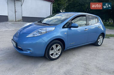Хэтчбек Nissan Leaf 2012 в 