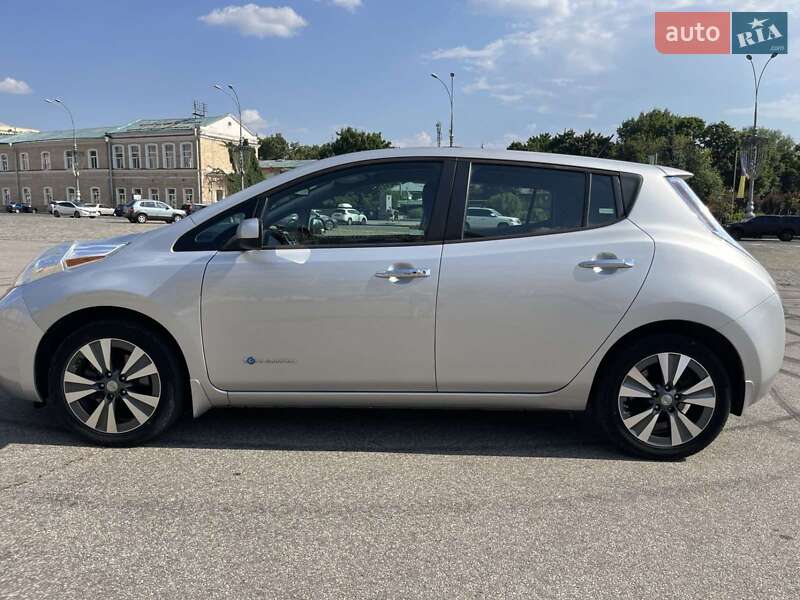 Хэтчбек Nissan Leaf 2015 в Харькове