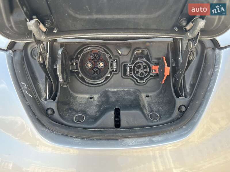 Хэтчбек Nissan Leaf 2015 в Харькове