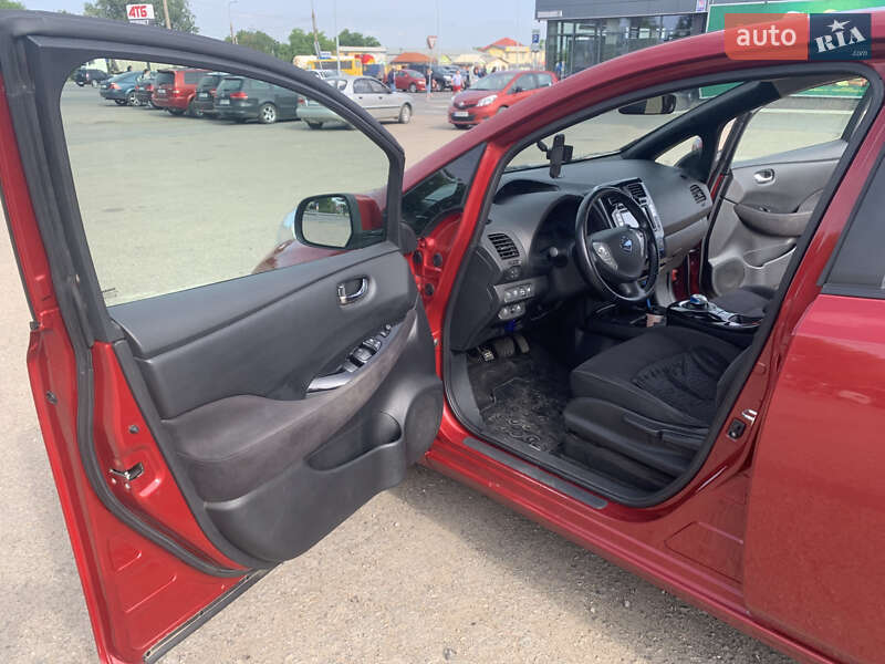 Хэтчбек Nissan Leaf 2017 в Южном