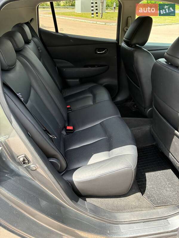 Хэтчбек Nissan Leaf 2016 в Житомире