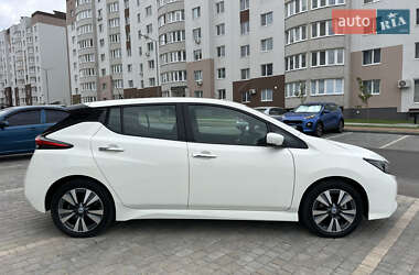 Хэтчбек Nissan Leaf 2020 в 