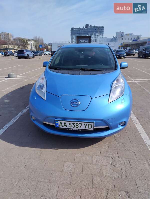 Хетчбек Nissan Leaf 2013 в Житомирі