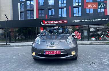 Хэтчбек Nissan Leaf 2013 в 