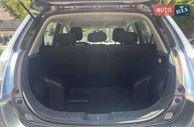 Хэтчбек Nissan Leaf 2013 в 