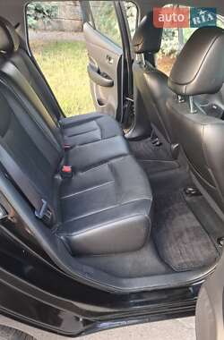 Хэтчбек Nissan Leaf 2013 в 