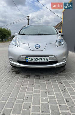 Хэтчбек Nissan Leaf 2012 в Днепре