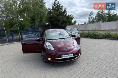 Хетчбек Nissan Leaf 2016 в 