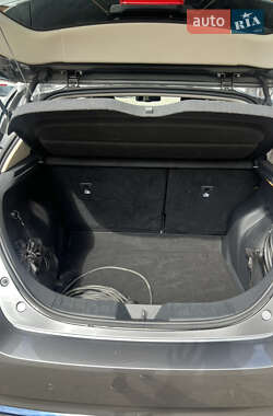 Хэтчбек Nissan Leaf 2021 в 