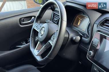 Хетчбек Nissan Leaf 2020 в 