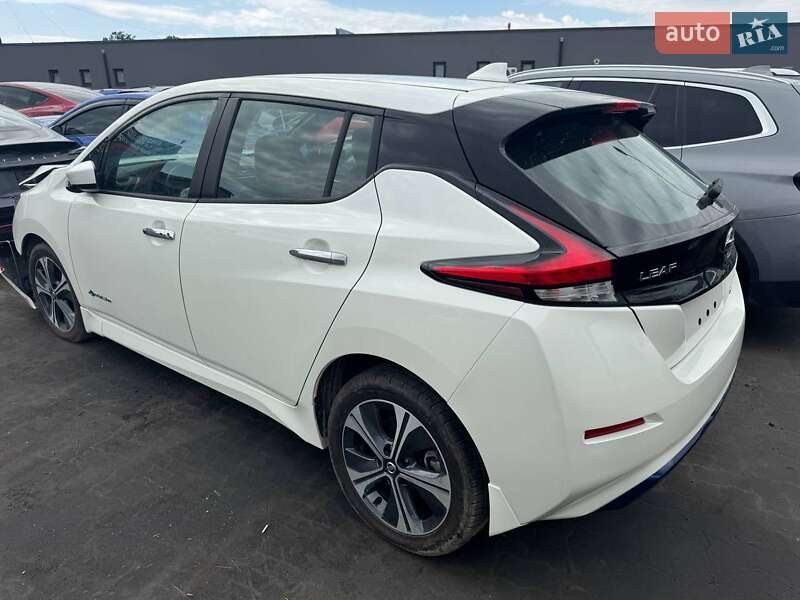 Хэтчбек Nissan Leaf 2018 в Львове