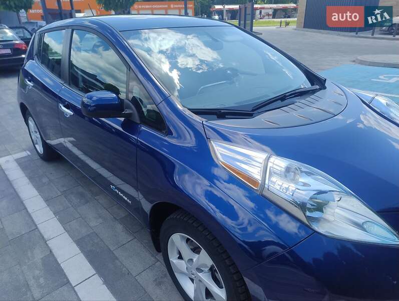 Хетчбек Nissan Leaf 2016 в Луцьку