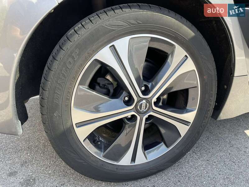 Хетчбек Nissan Leaf 2018 в Києві