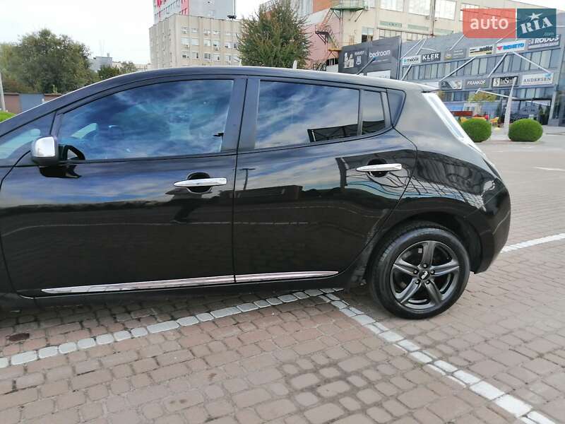 Хетчбек Nissan Leaf 2013 в Львові