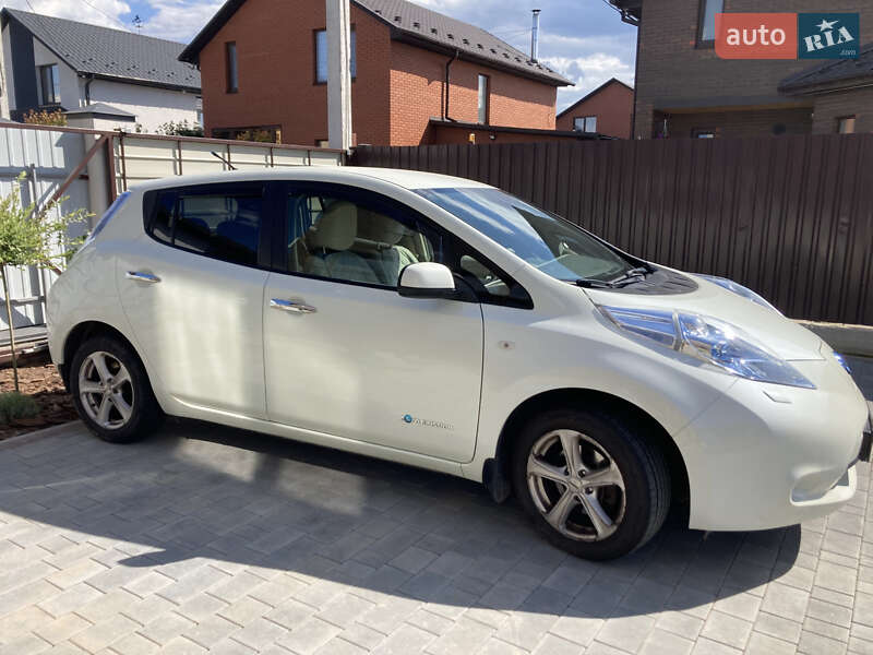 Хэтчбек Nissan Leaf 2012 в Виннице