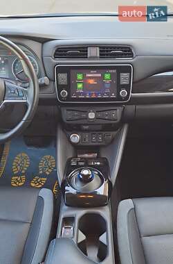 Хетчбек Nissan Leaf 2021 в 