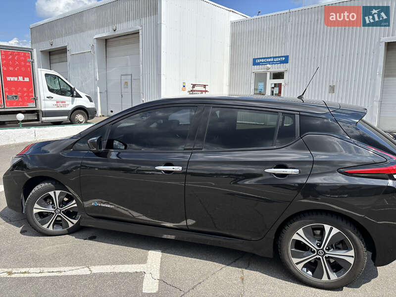 Хэтчбек Nissan Leaf 2018 в Днепре