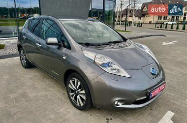 Хетчбек Nissan Leaf 2014 в 