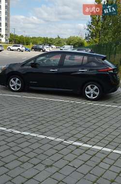 Хэтчбек Nissan Leaf 2018 в 