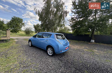Хетчбек Nissan Leaf 2013 в 
