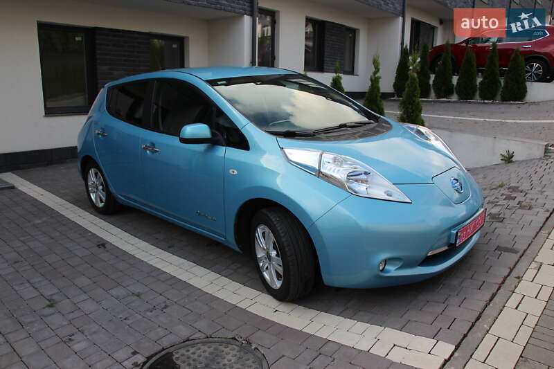 Хетчбек Nissan Leaf 2016 в Чернівцях