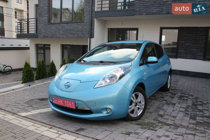 Хетчбек Nissan Leaf 2016 в Чернівцях