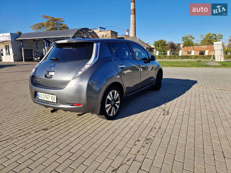 Хэтчбек Nissan Leaf 2017 в Мукачево