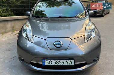 Хетчбек Nissan Leaf 2014 в 