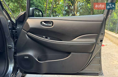 Хетчбек Nissan Leaf 2014 в 