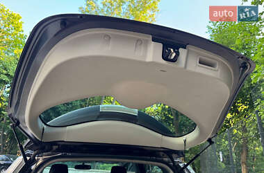 Хетчбек Nissan Leaf 2014 в 