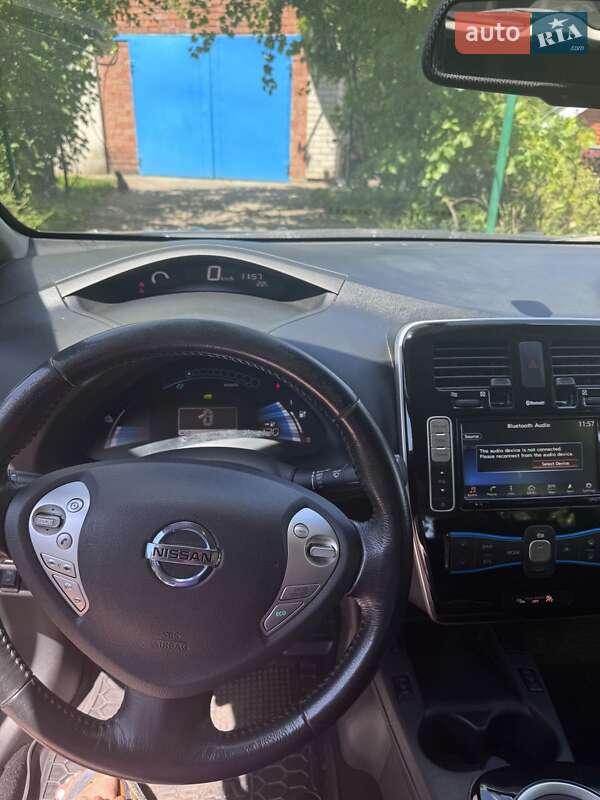 Хетчбек Nissan Leaf 2016 в Дніпрі
