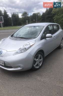Хетчбек Nissan Leaf 2014 в Дніпрі