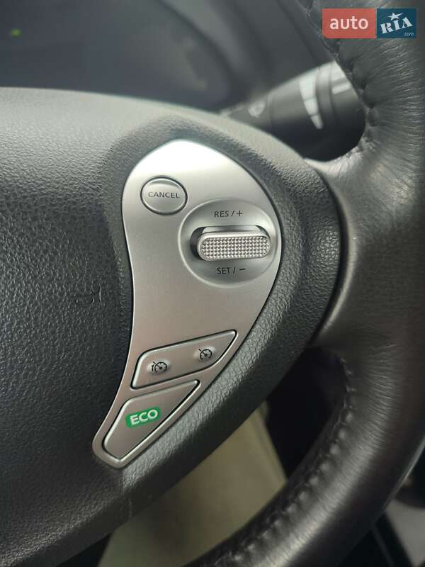 Хэтчбек Nissan Leaf 2013 в Харькове