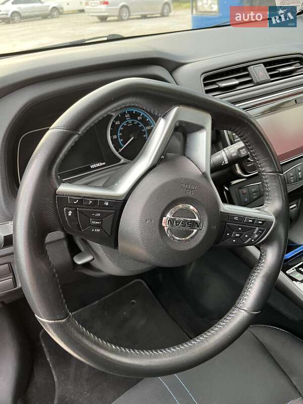 Хетчбек Nissan Leaf 2018 в Кам'янець-Подільському