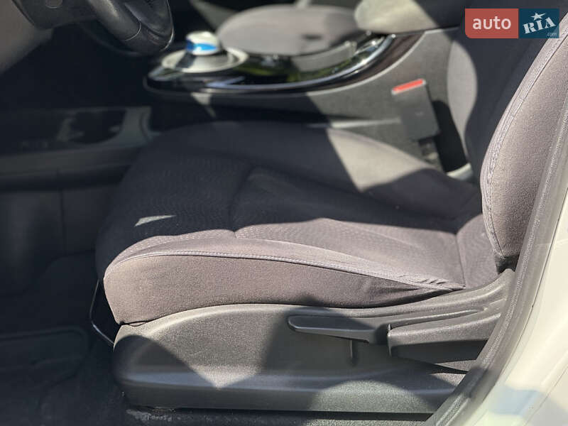 Хетчбек Nissan Leaf 2014 в Тернополі