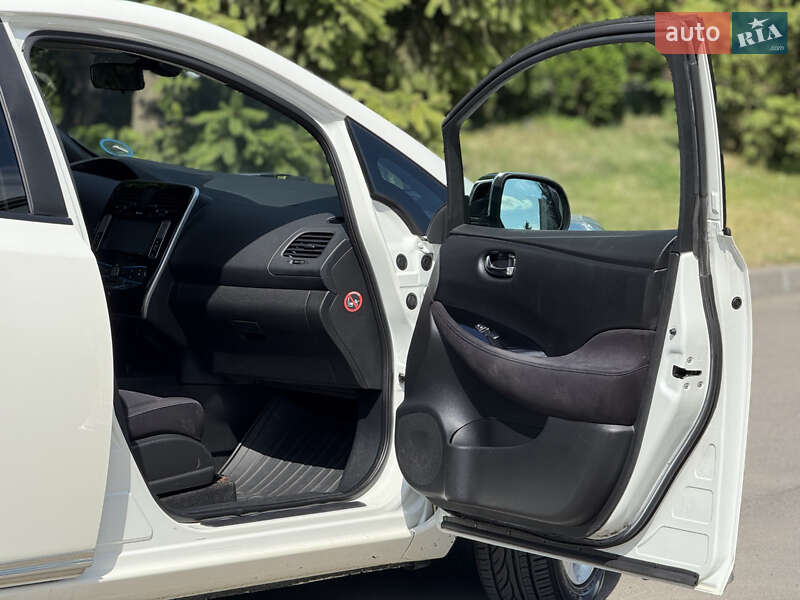 Хетчбек Nissan Leaf 2014 в Тернополі