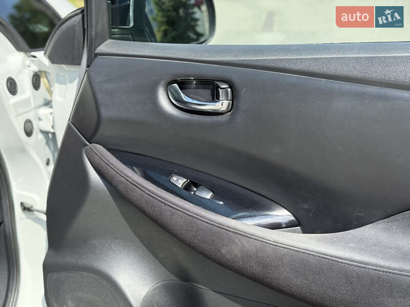Хетчбек Nissan Leaf 2014 в Тернополі