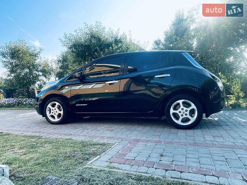 Хетчбек Nissan Leaf 2012 в Любомлі