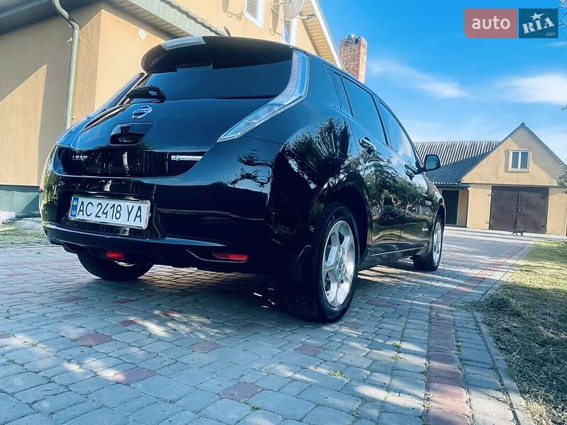 Хетчбек Nissan Leaf 2012 в Любомлі