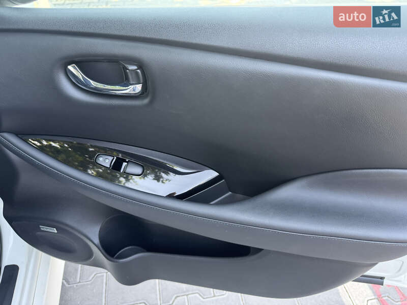 Хэтчбек Nissan Leaf 2018 в Одессе