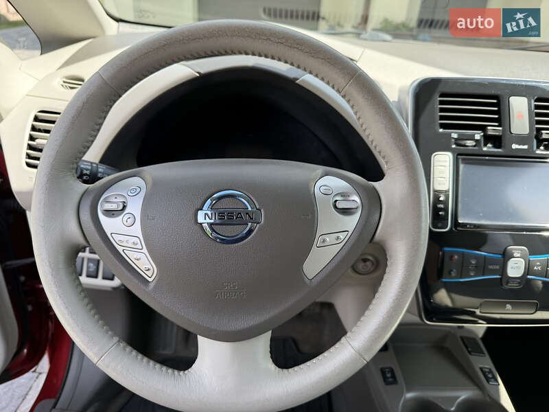Хетчбек Nissan Leaf 2012 в Івано-Франківську