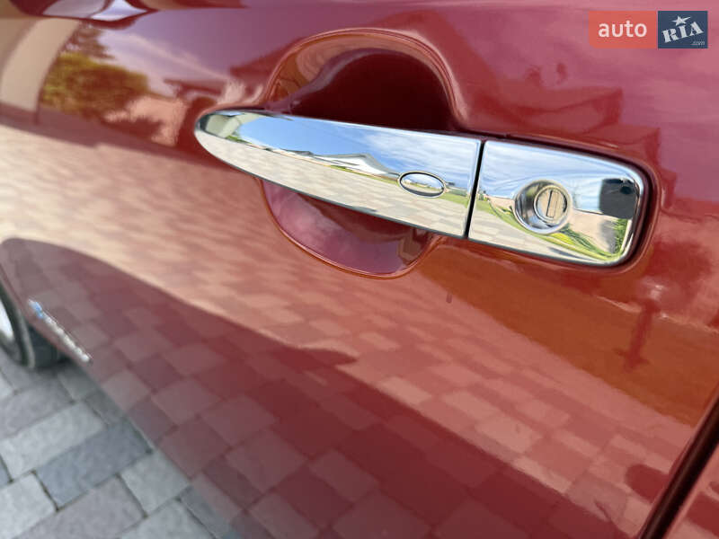 Хетчбек Nissan Leaf 2012 в Івано-Франківську