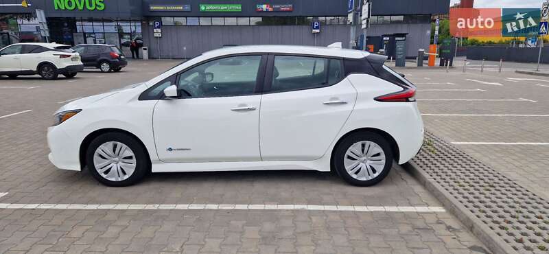 Хэтчбек Nissan Leaf 2018 в Киеве