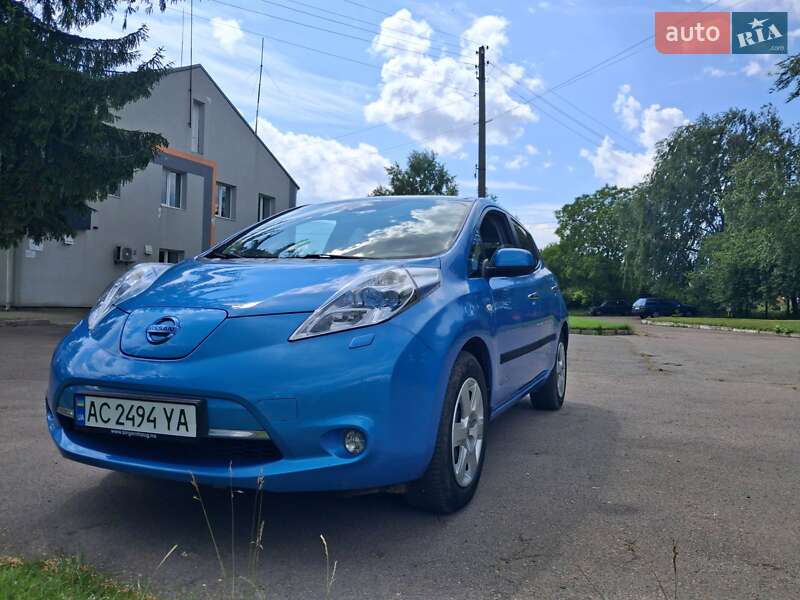 Хэтчбек Nissan Leaf 2012 в Владимире