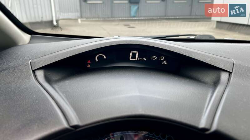 Хетчбек Nissan Leaf 2015 в Києві