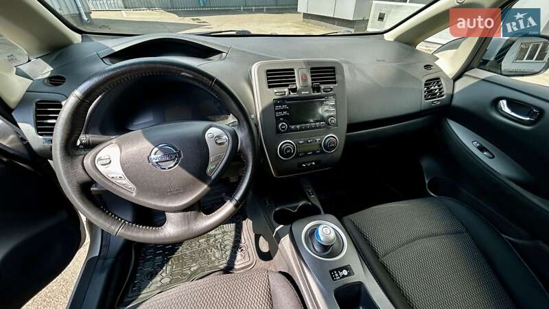 Хетчбек Nissan Leaf 2015 в Києві