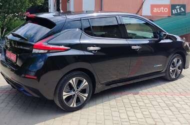 Хэтчбек Nissan Leaf 2020 в 